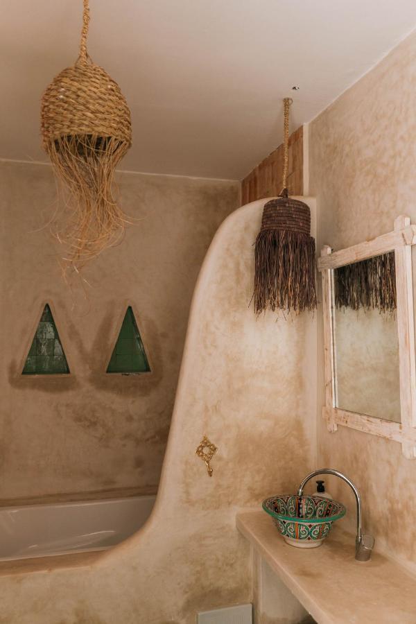 Blue Waves Boutique Hostel Tamraght Экстерьер фото