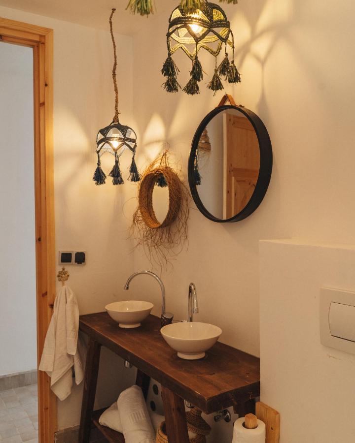 Blue Waves Boutique Hostel Tamraght Экстерьер фото