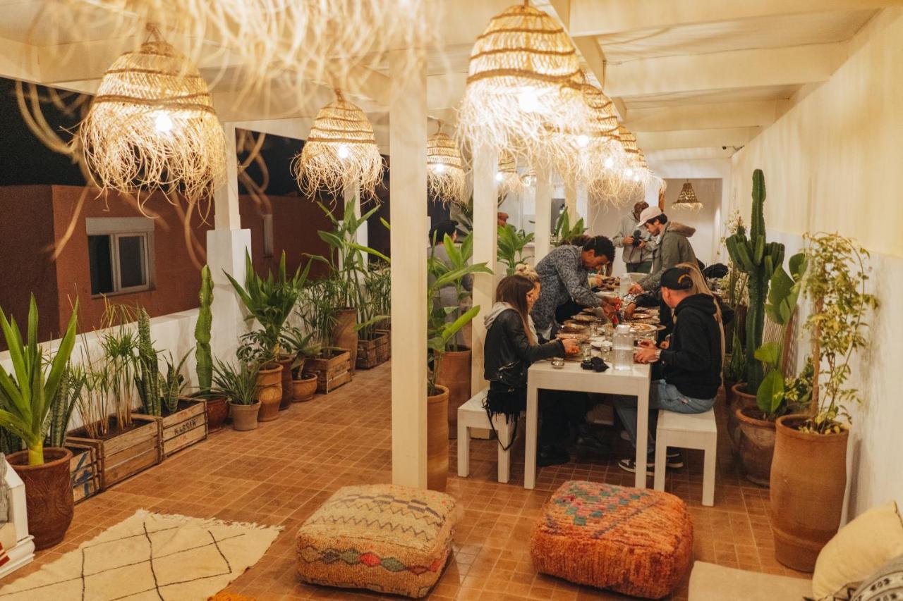 Blue Waves Boutique Hostel Tamraght Экстерьер фото