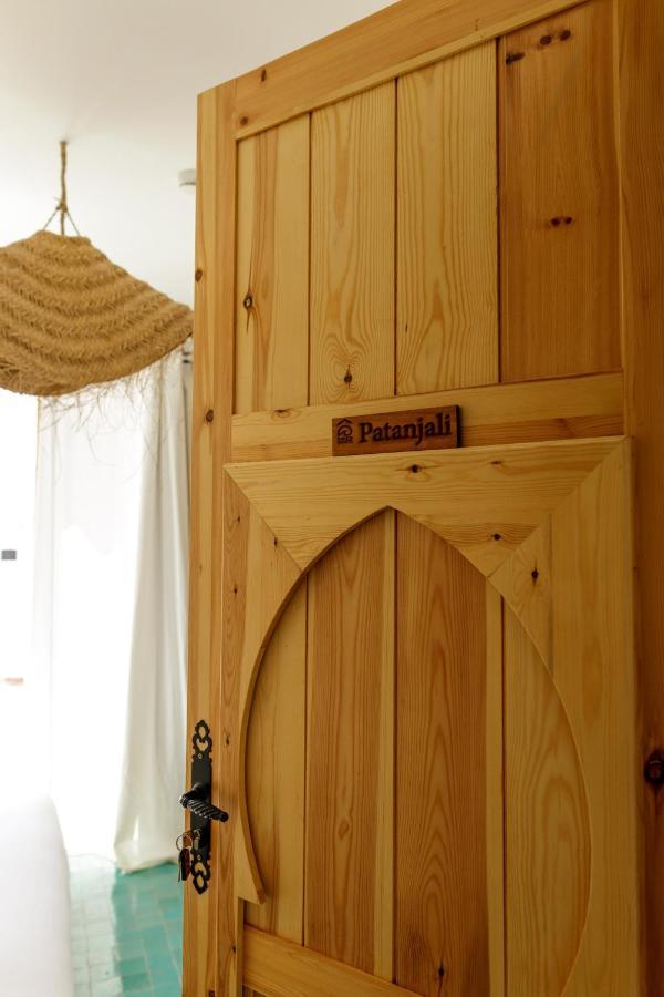 Blue Waves Boutique Hostel Tamraght Экстерьер фото