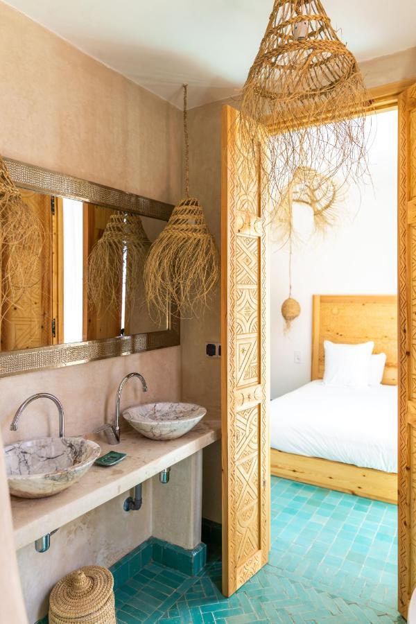Blue Waves Boutique Hostel Tamraght Экстерьер фото