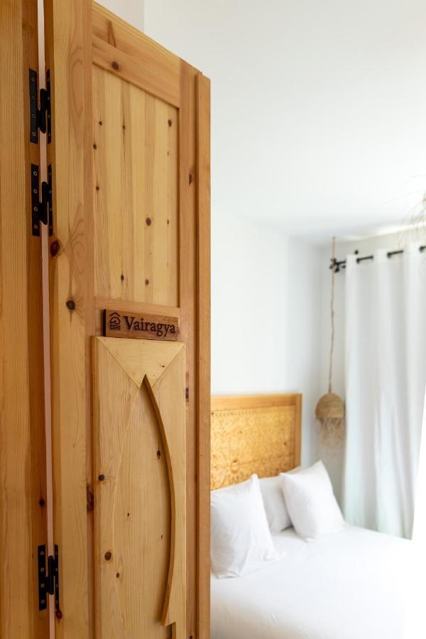 Blue Waves Boutique Hostel Tamraght Экстерьер фото