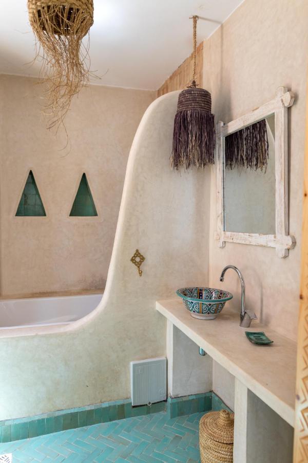 Blue Waves Boutique Hostel Tamraght Экстерьер фото