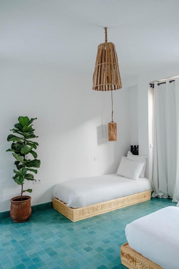Blue Waves Boutique Hostel Tamraght Экстерьер фото